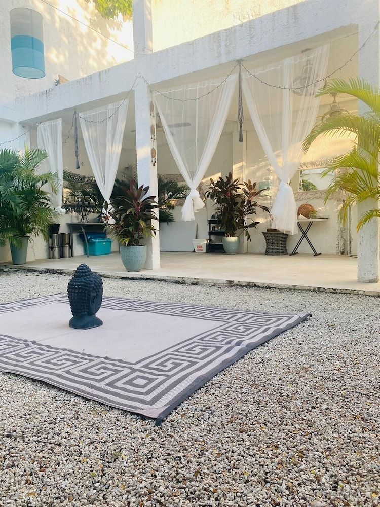 undefined Nomad Deluxe