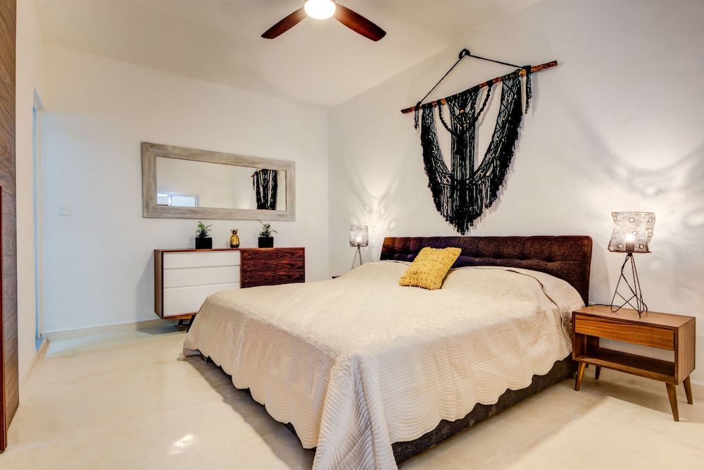 undefined Nomad Deluxe 5