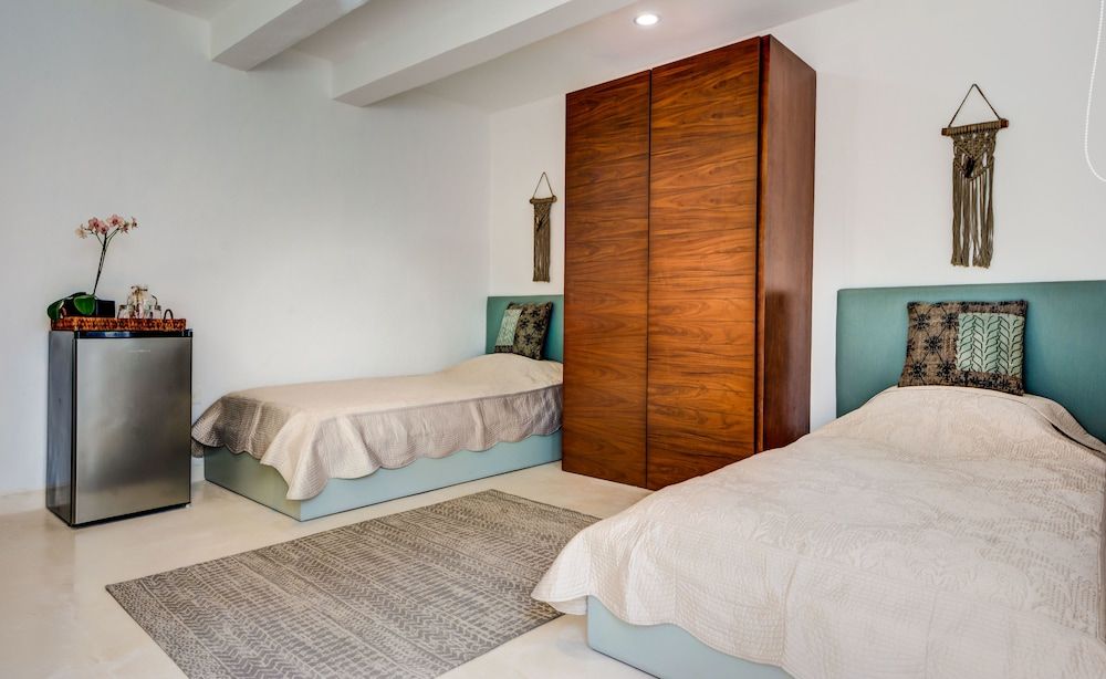 undefined Nomad Deluxe 7