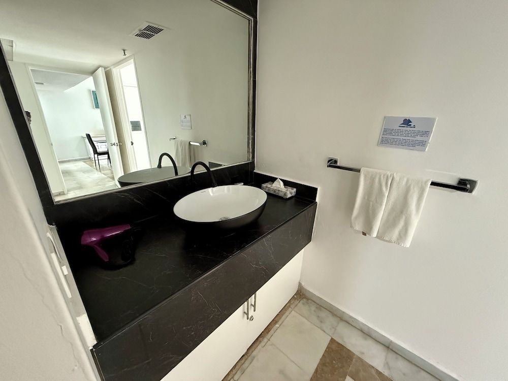 Condo in Ocean Front Resort Superb Apartment, 2 Bedrooms, Kitchenette, Partial Ocean View 8