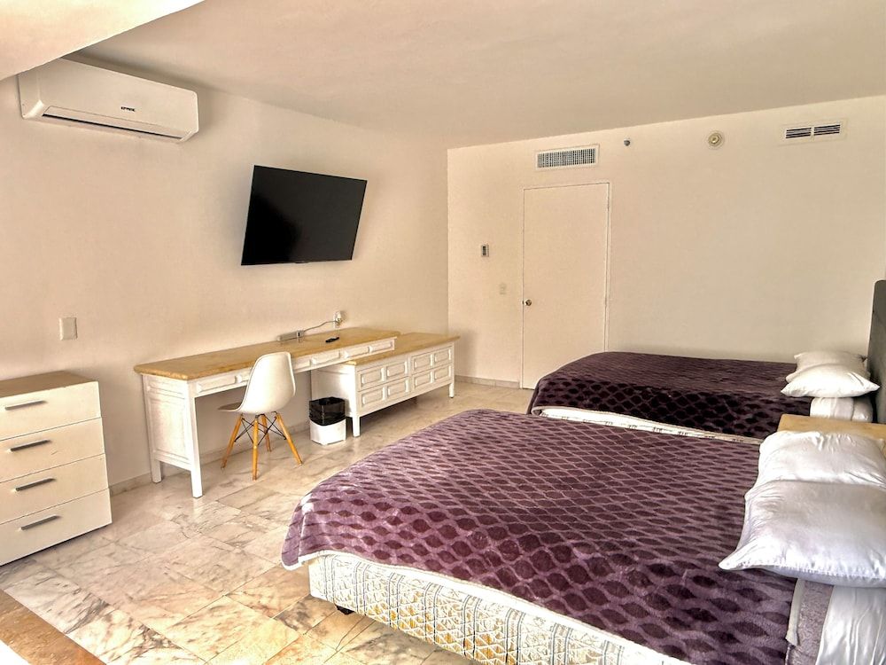 Condo in Ocean Front Resort Apartment, 2 Bedrooms, Kitchenette, Beachside 2