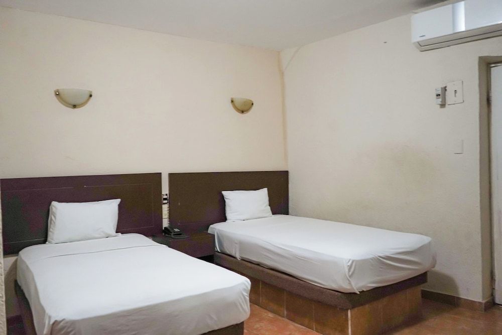 OYO Hotel Plaza Veracruz Centro Historico Standard Twin Room, 2 Twin Beds 4