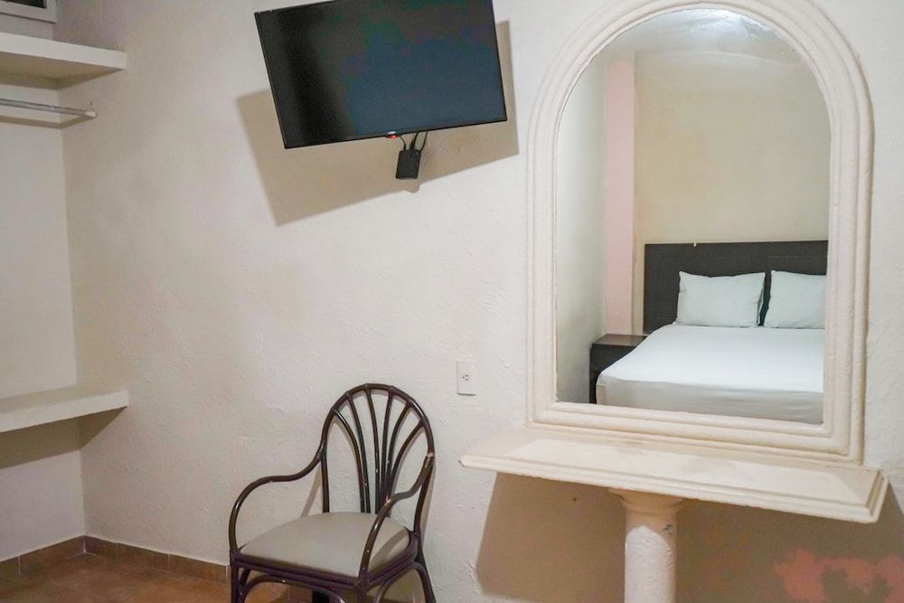 OYO Hotel Plaza Veracruz Centro Historico Standard Double Room, 1 Double Bed 12