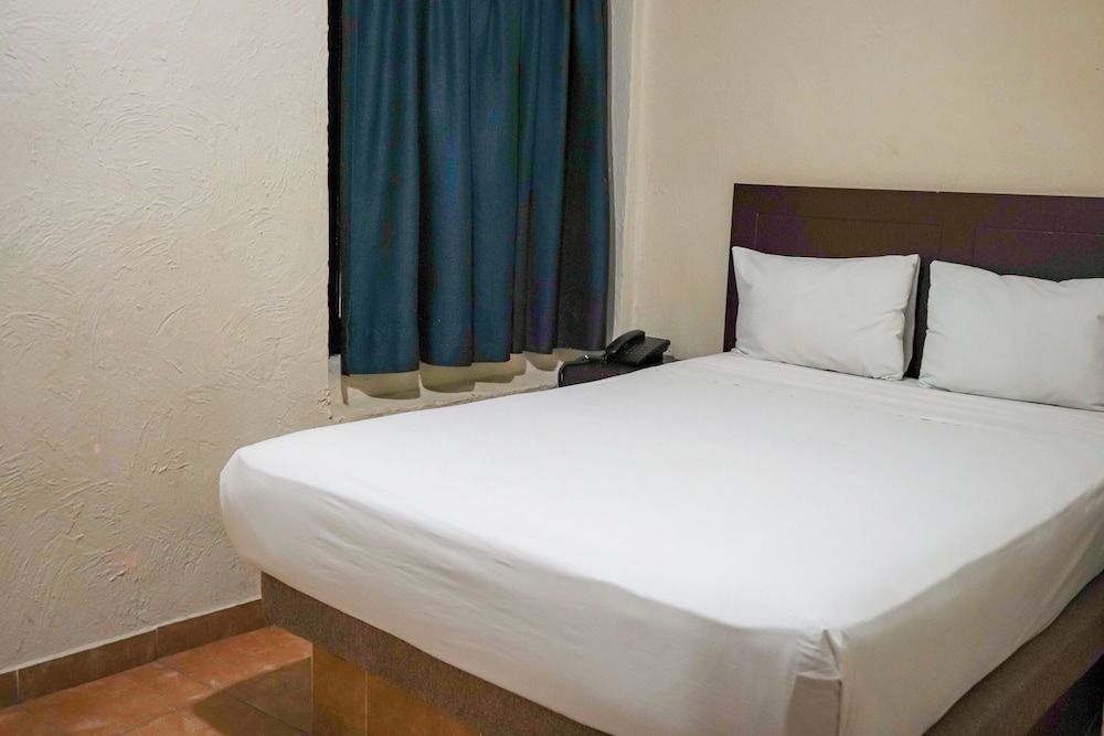 OYO Hotel Plaza Veracruz Centro Historico Standard Double Room, 1 Double Bed 7