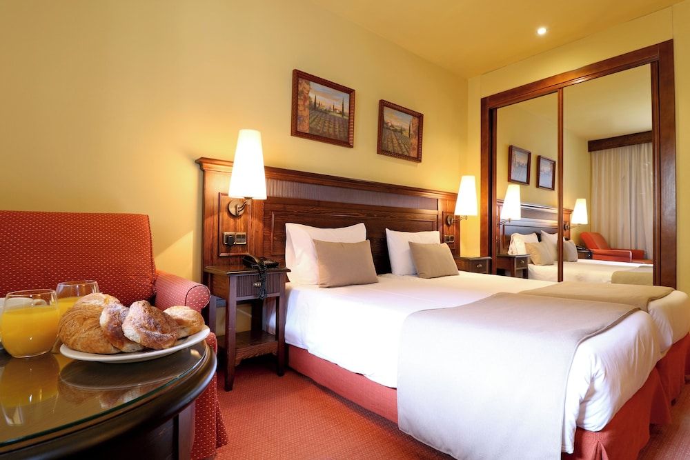 RVHotels Tuca Standard Triple Room (Familiar 2 adults + 1 child) 2