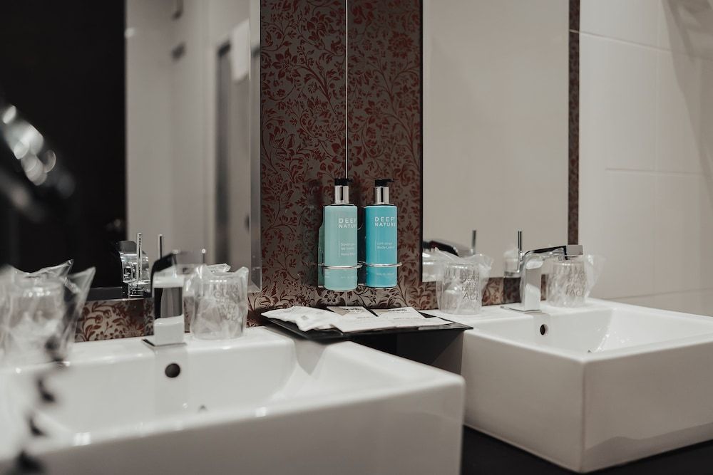 Gran Hotel Don Manuel Family Room 15