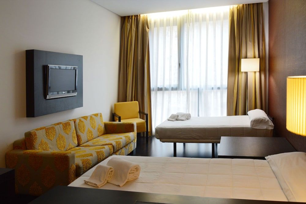 Gran Hotel Don Manuel Family Room 5