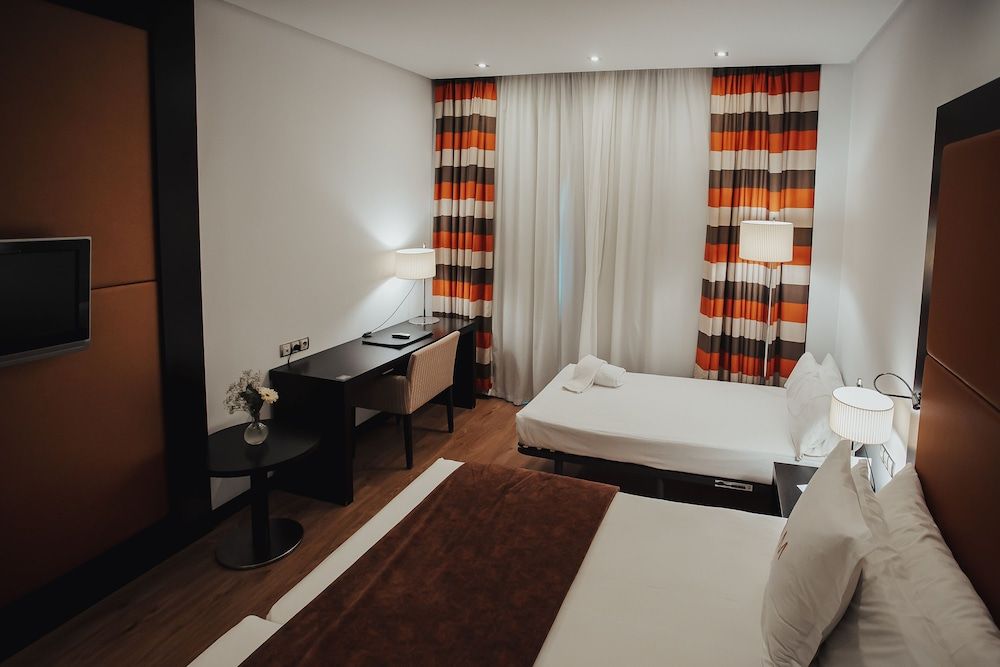 Gran Hotel Don Manuel Triple Room 7