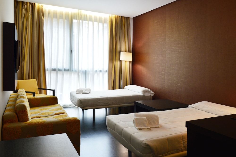 Gran Hotel Don Manuel Family Room 3