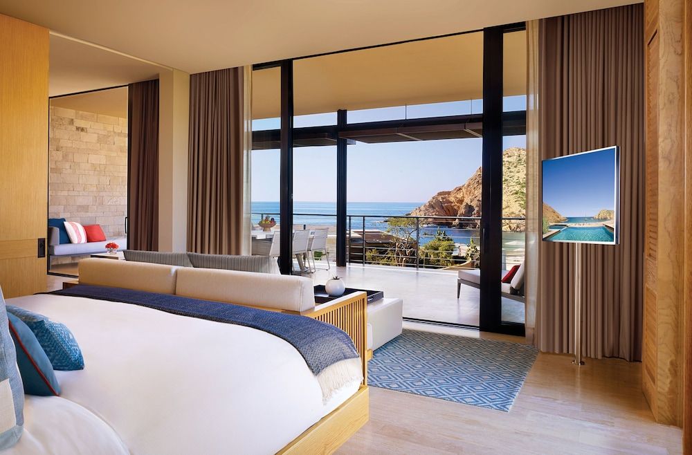 Deluxe Suite, 1 King Bed with Sofa bed, Ocean View
