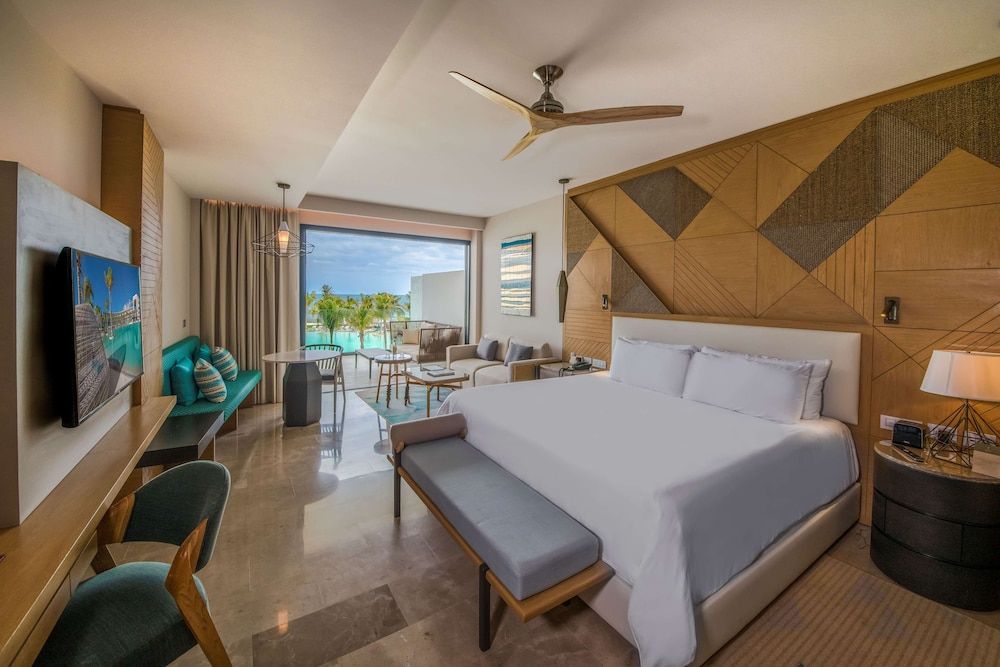 Romance Junior Suite Partial Ocean View