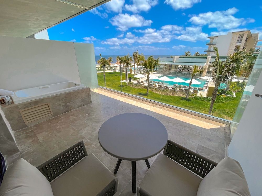 Serenity Club Partial Ocean View King Bed Junior Suite