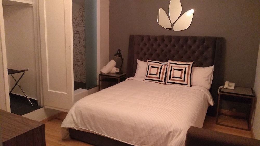 Suites Alcazar Standard Suite 7