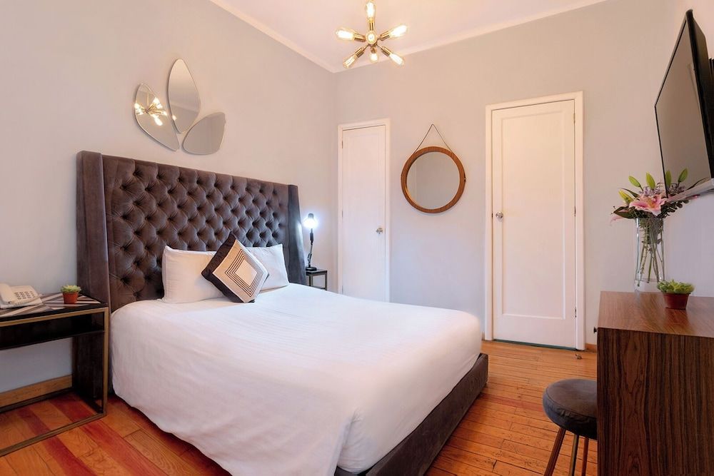 Suites Alcazar Standard Suite 9