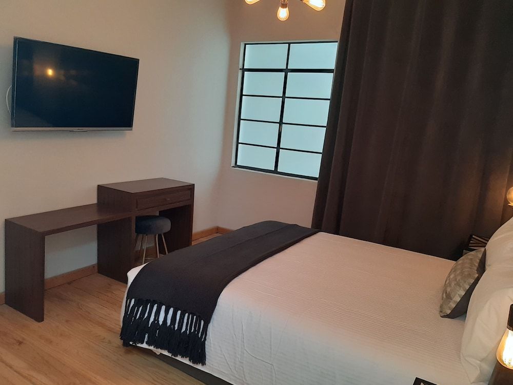 Suites Alcazar Standard Suite 5