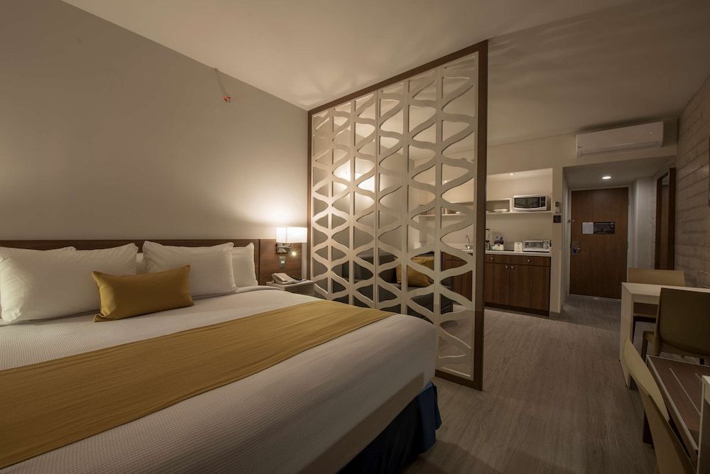 Suite, 1 King Bed, Non Smoking