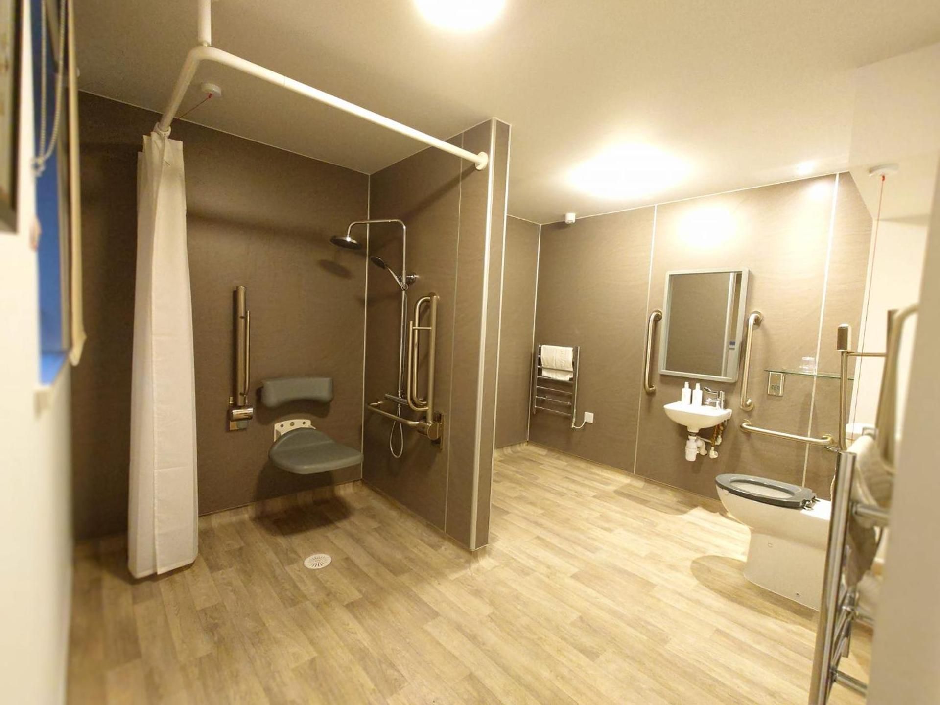 Caledonian Hotel Twin Accessible Room 2