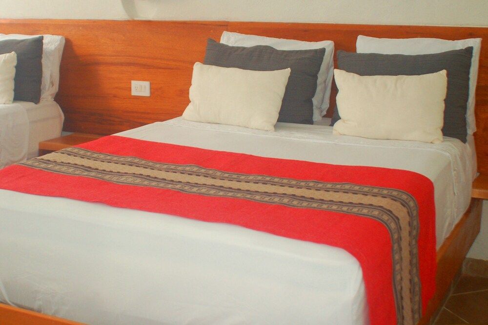 Axkan Arte Hotel Tuxtla Standard Room, 1 King Bed, Garden View 2