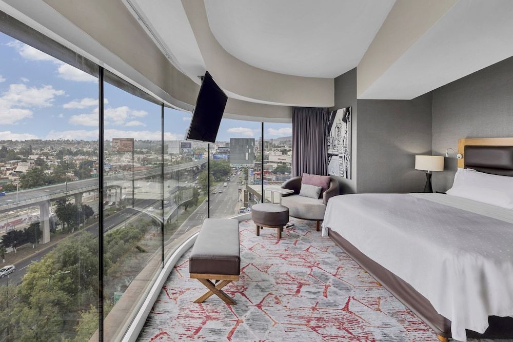 Fiesta Americana México Satélite Deluxe Room (1 King View)