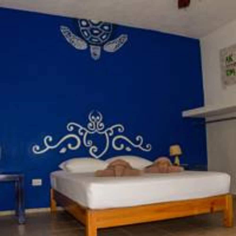 Classic Double Room, 2 Queen Beds, Garden View