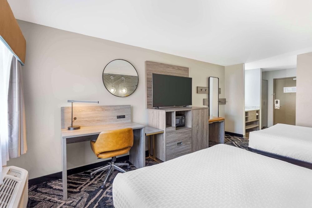 Standard Room, 2 Queen Beds, Non Smoking, Refrigerator