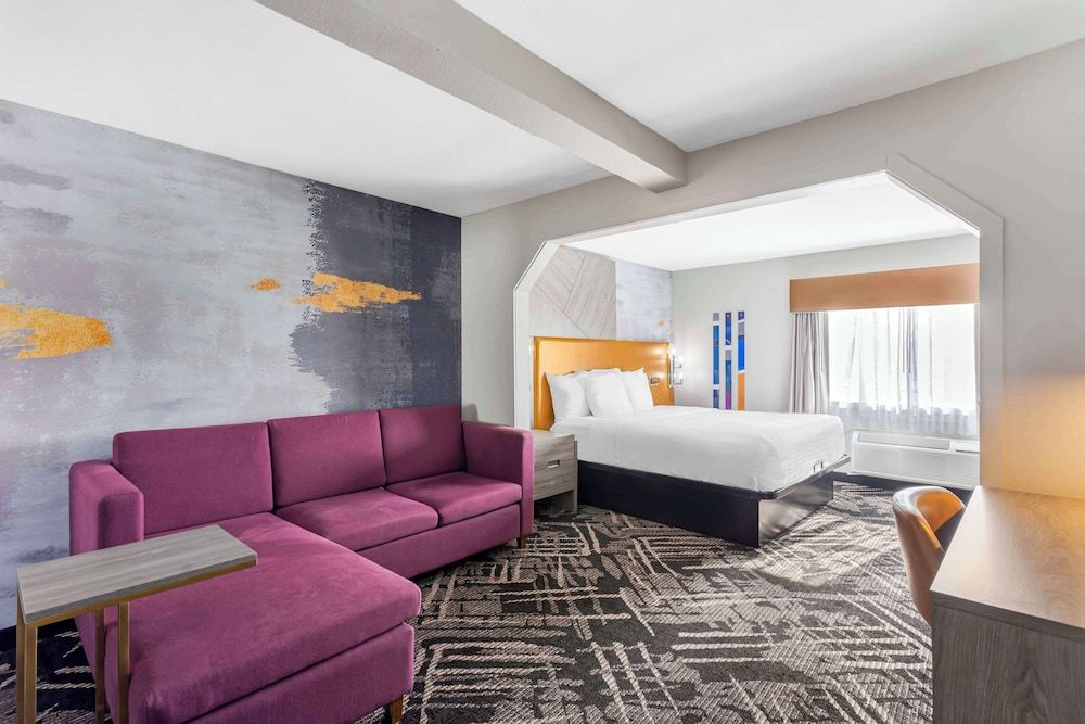 Suite, 1 King Bed, Non Smoking, Refrigerator & Microwave