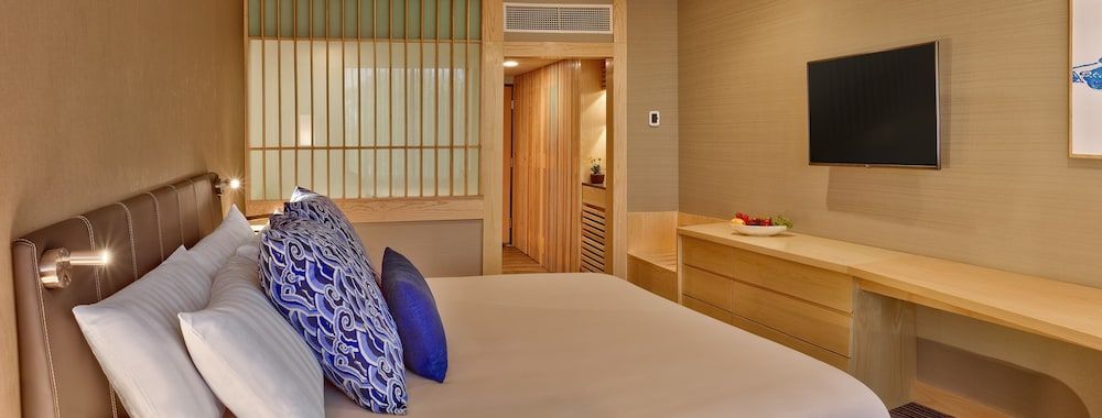 Junior Suite 1 King Bed