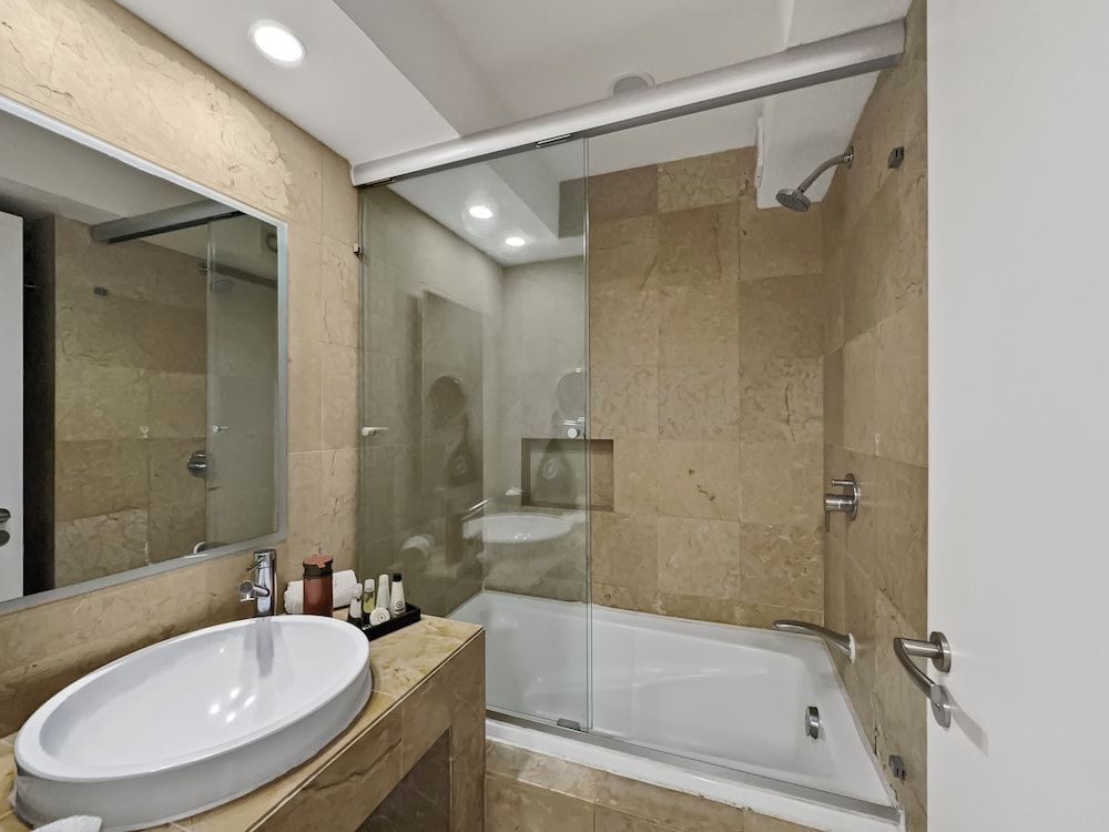 Armonik Suites Deluxe Suite, 1 Queen Bed 6