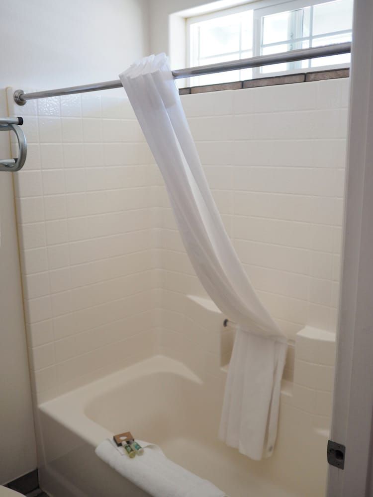 Wild Rivers Motor Lodge Deluxe Two Queens (No Pets)