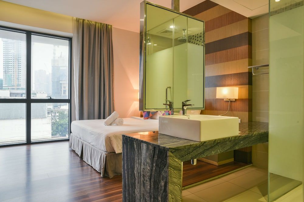 D'Majestic Place by Widebed Basic Double Room, 1 King Bed, Accessible