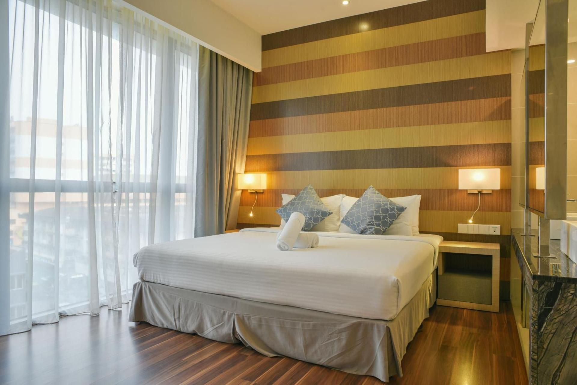 Superior Studio King