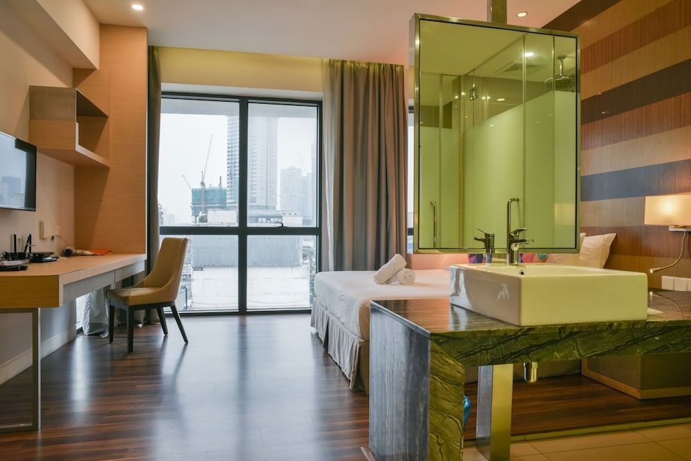 D'Majestic Place by Widebed Basic Double Room, 1 King Bed, Accessible 9