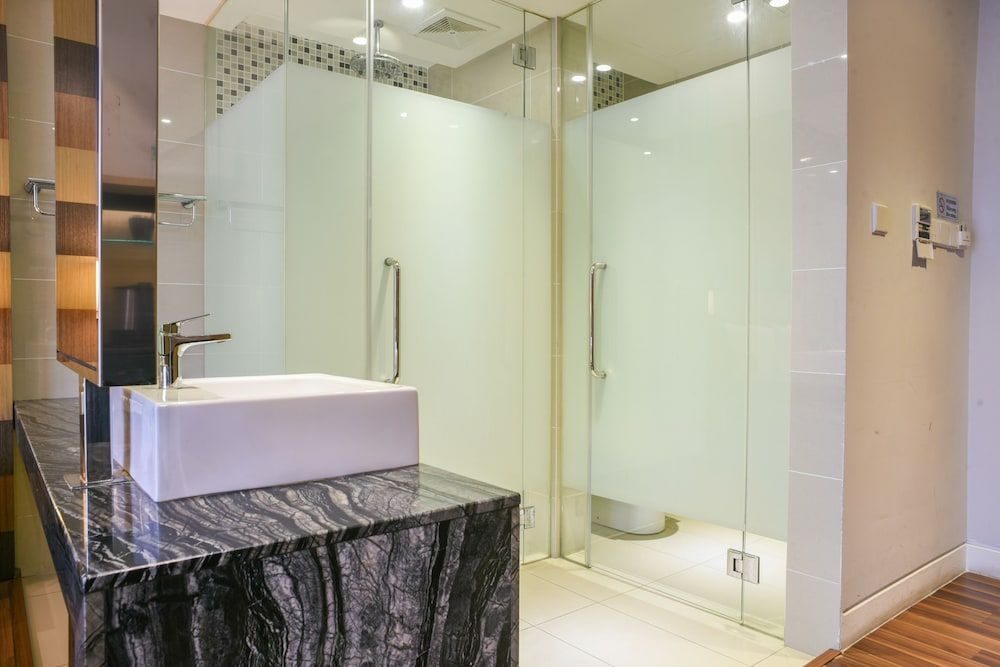 D'Majestic Place by Widebed Basic Double Room, 1 King Bed, Accessible 8