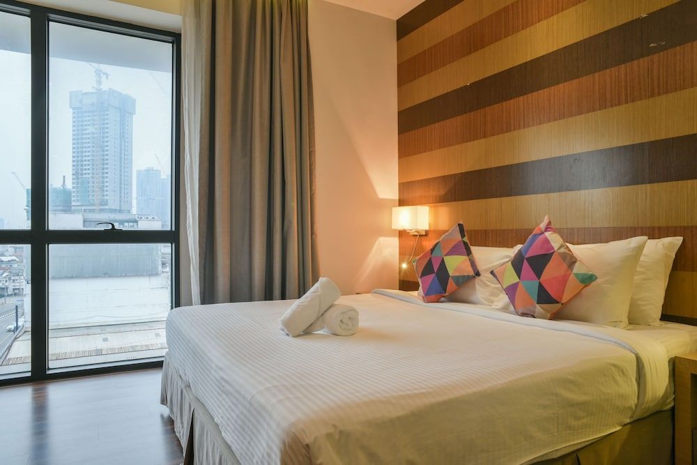 D'Majestic Place by Widebed Basic Double Room, 1 King Bed, Accessible 3