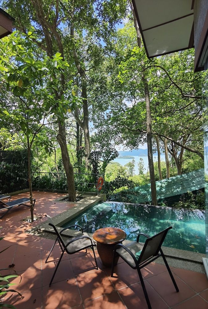 Ambong Pool Villas Villa Tirai 3