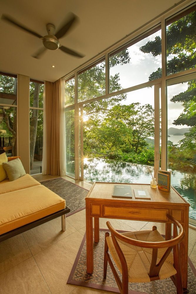 Ambong Pool Villas Villa Tirai 5