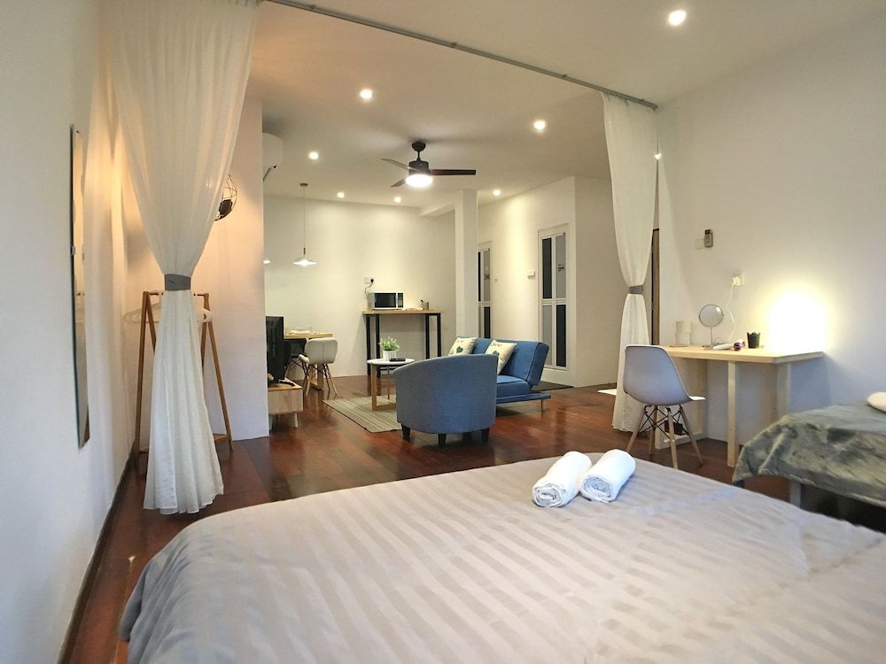 Room, 2 Bedrooms