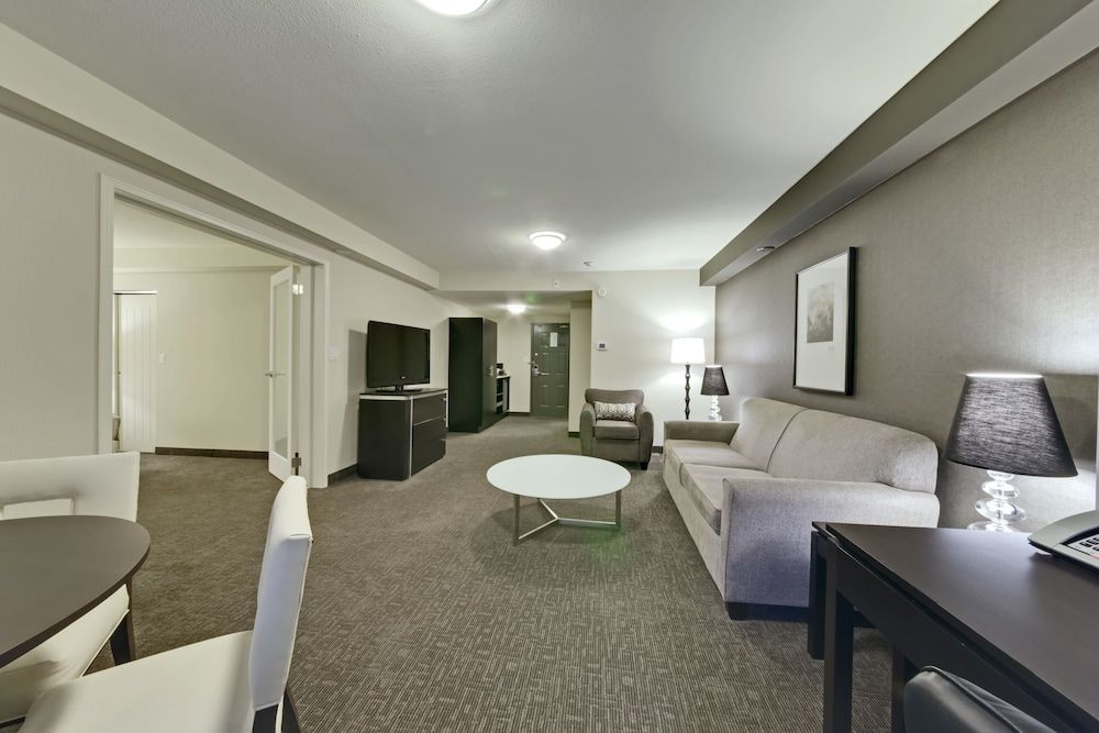 Premium Suite, 1 King Bed (Coast Premium King Suite with Patio)
