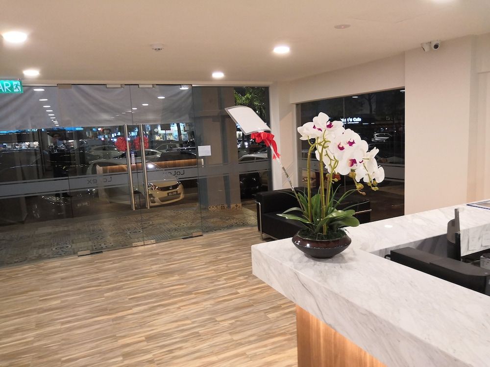 undefined LoLex Hotel 8