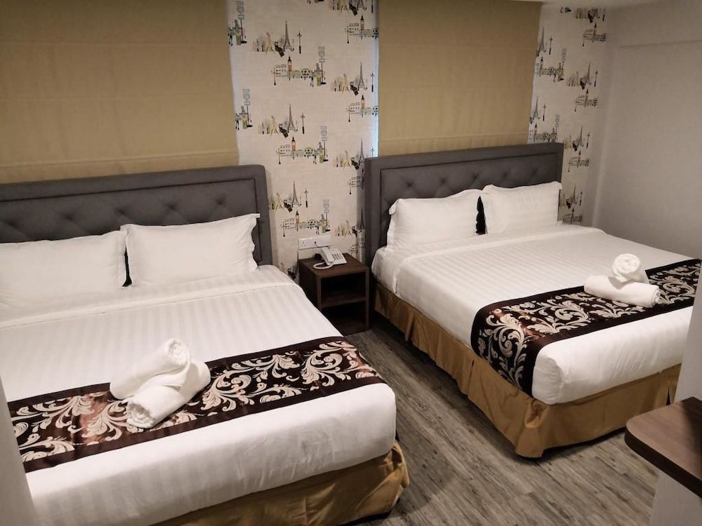 undefined LoLex Hotel 4