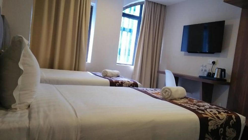 undefined LoLex Hotel 2