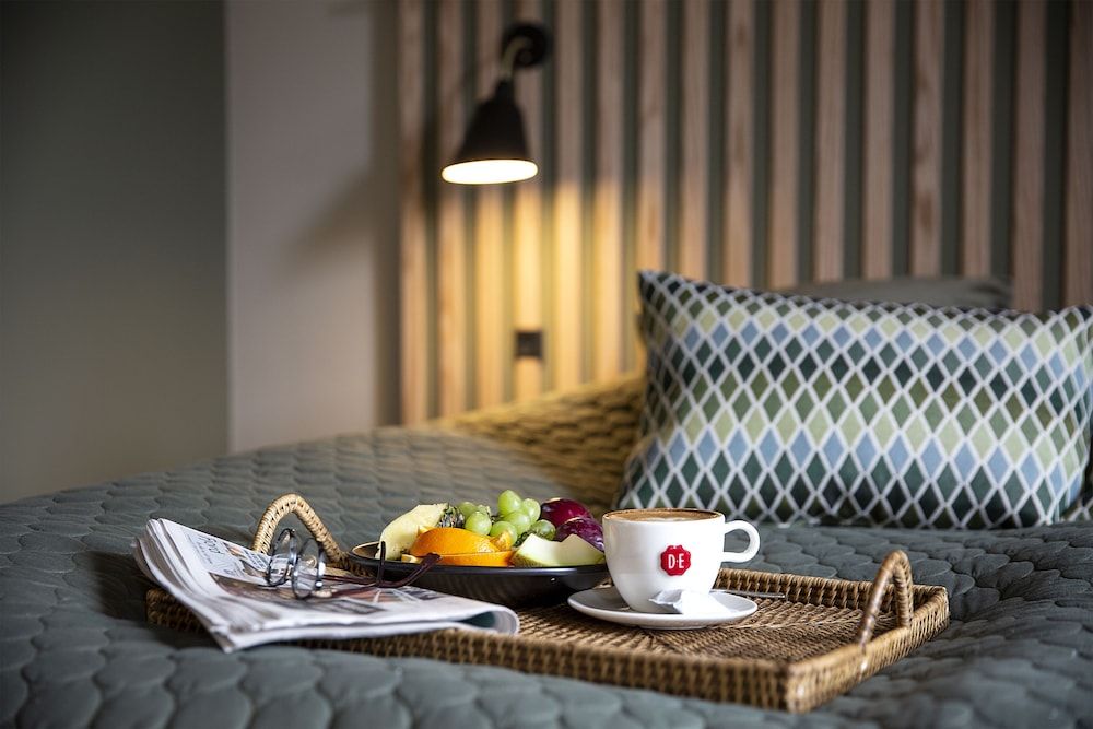 Hotel Britannia Junior Suite, 1 King Bed 4