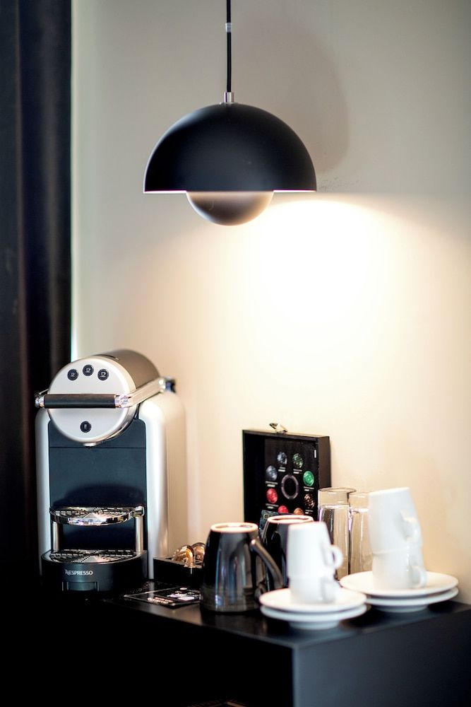 Hotel Britannia Junior Suite, 1 King Bed 7