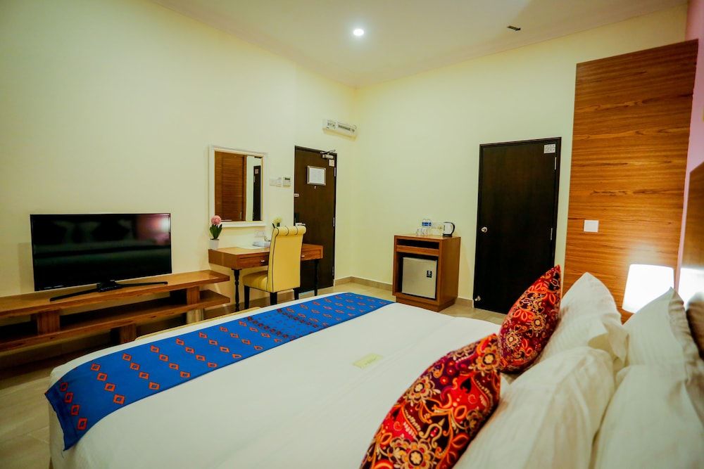 Aava Malacca Hotel Classic Room, 1 King Bed, No Windows 2