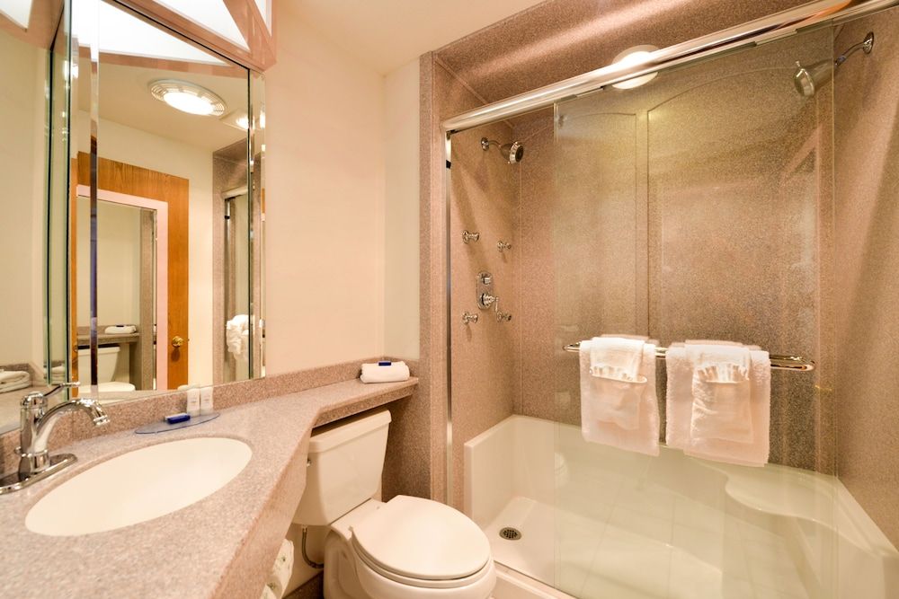 Best Western Galena Inn & Suites Standard Room, 1 King Bed, Non Smoking, Jetted Tub 3