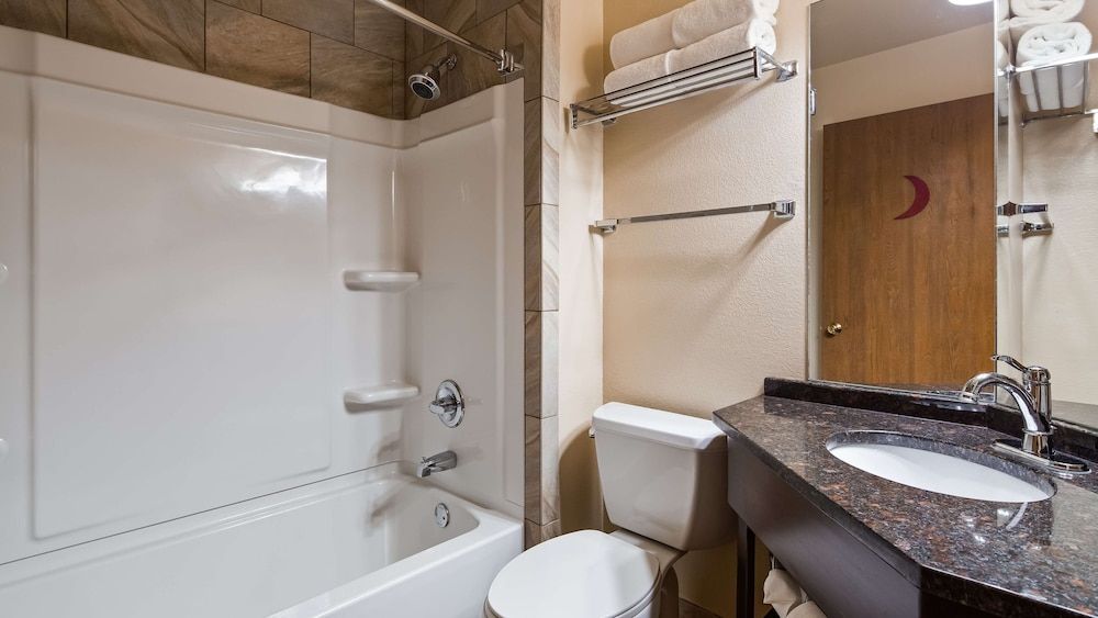 Best Western Galena Inn & Suites Standard Room, 2 Queen Beds, Non Smoking, Refrigerator & Microwave 4