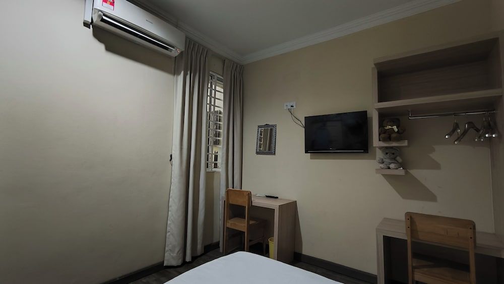 Natol Homestay - LA Tabuan Jaya House, Terrace 46