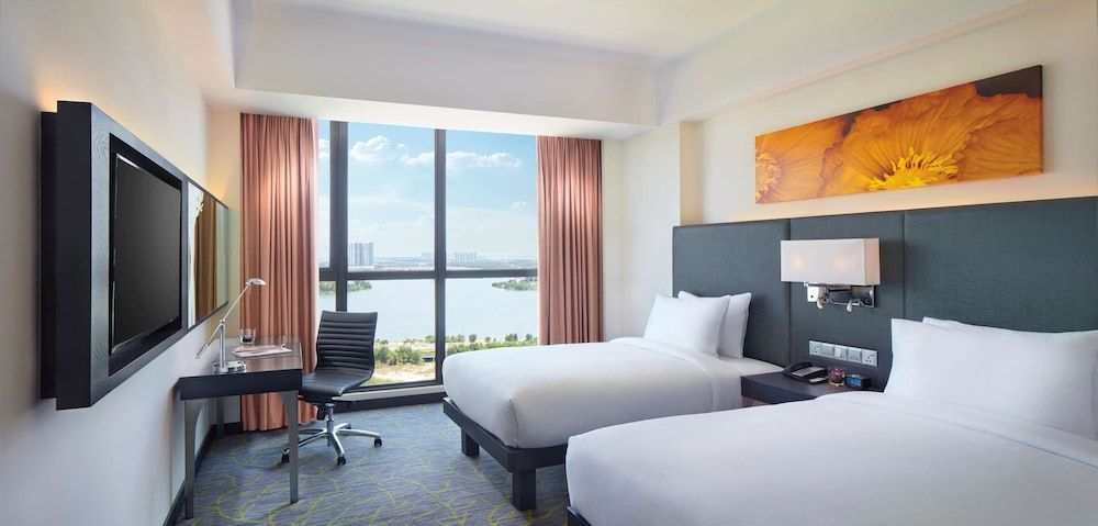 Twin Room, Lake View