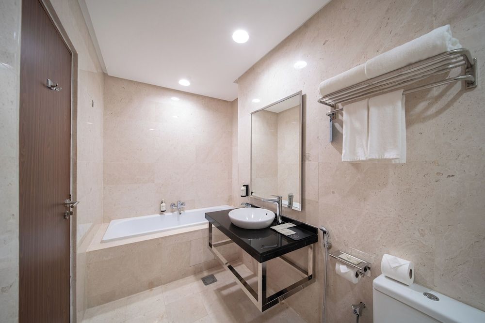 undefined St. Giles Boulevard Hotel 9