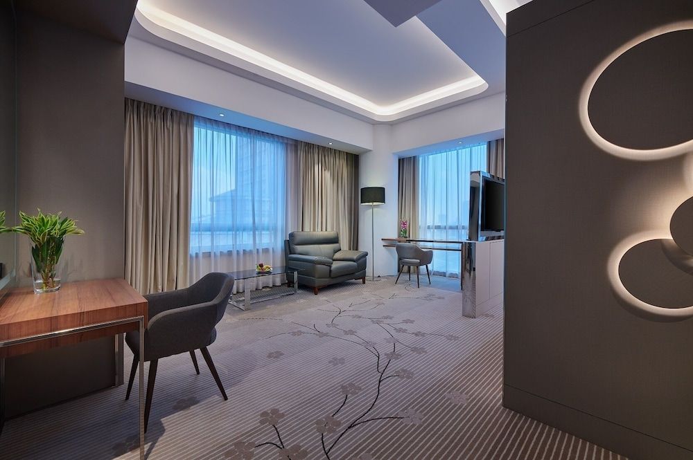 undefined St. Giles Boulevard Hotel 6